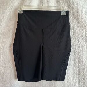 Lululemon Base Pace Black Shorts Size: 6